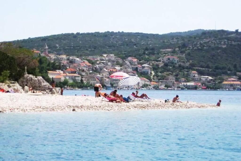 Seaview Apartment Sparkle Iskra - Povlja, Brac Povlja  Bagian luar foto